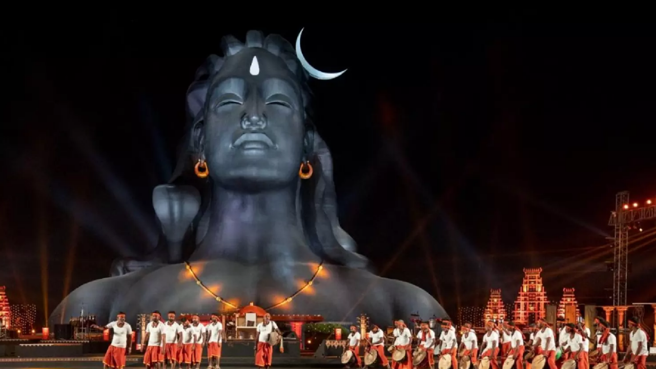 ஈஷா யோகா மையத்தில் வெகு விமர்சையாக நடைபெற்ற மகா சிவராத்திரி விழா!