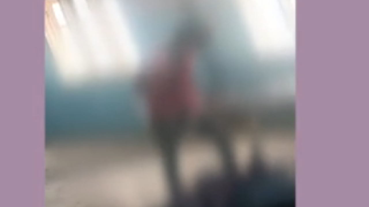 நாய் போல் குரைத்துகொண்டே கழுத்தை அறுத்துக் கொண்டு வடமாநில இளைஞர் தற்கொலை!