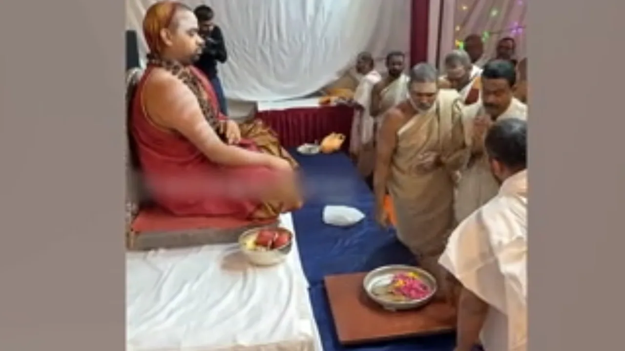 நான்கு குணங்களை கொண்ட விக்ரஹத்தை வழிபட வேண்டும் :  சிருங்கேரி ஜகத்குரு ஸ்ரீ விதுசேகர பார தீ சுவாமிகள்