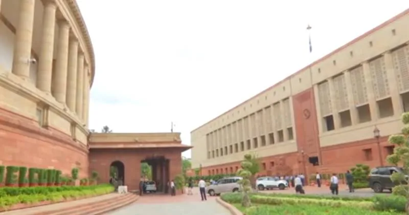 கைது செய்யப்படும் முதல்வர், அமைச்சர்கள் பதவி நீக்க மசோதா குறித்து ஆய்வு – நாடாளுமன்ற கூட்டுக்குழு அமைப்பு!