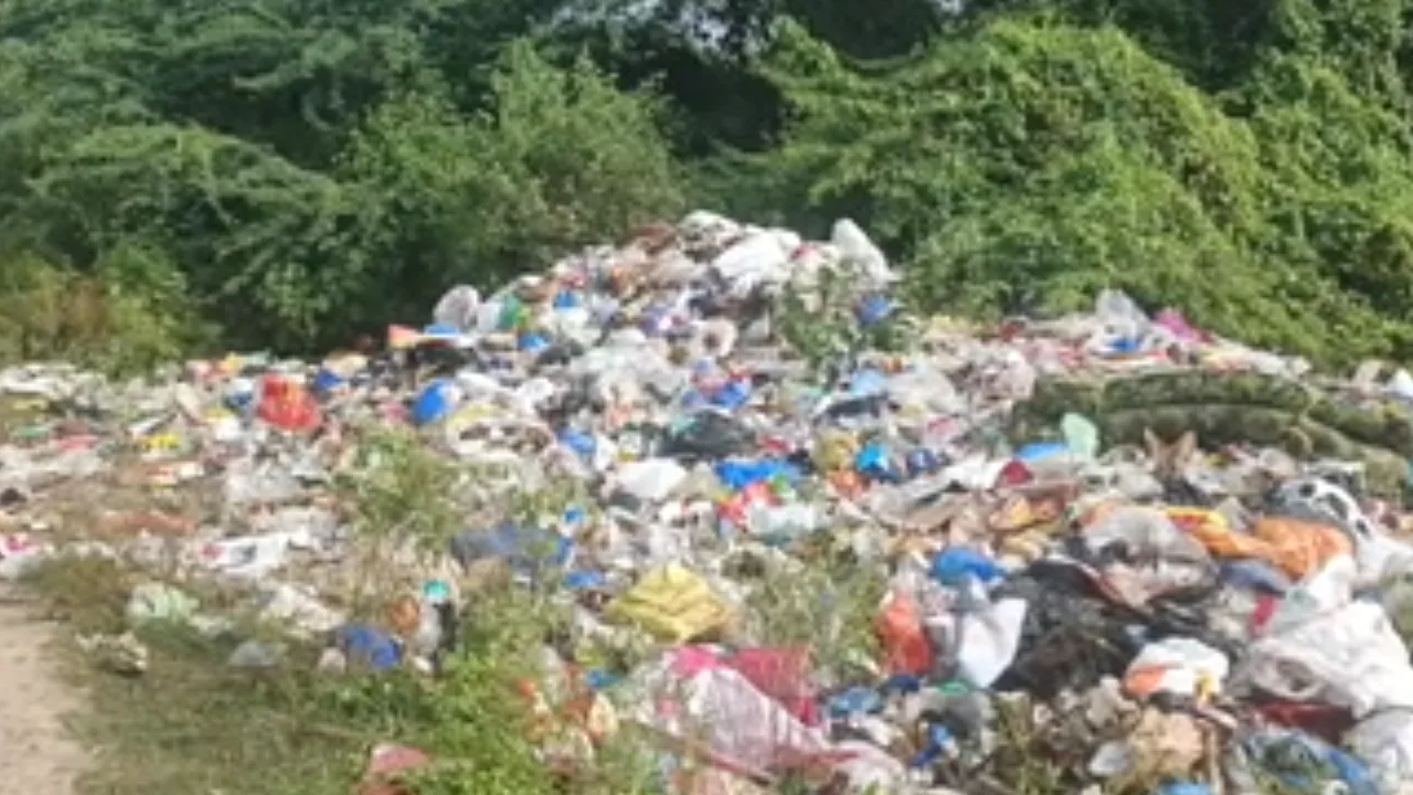 காஞ்சிபுரம் : ஊராட்சி டிராக்டரை சிறைபிடித்து பொதுமக்கள் வாக்குவாதம்!