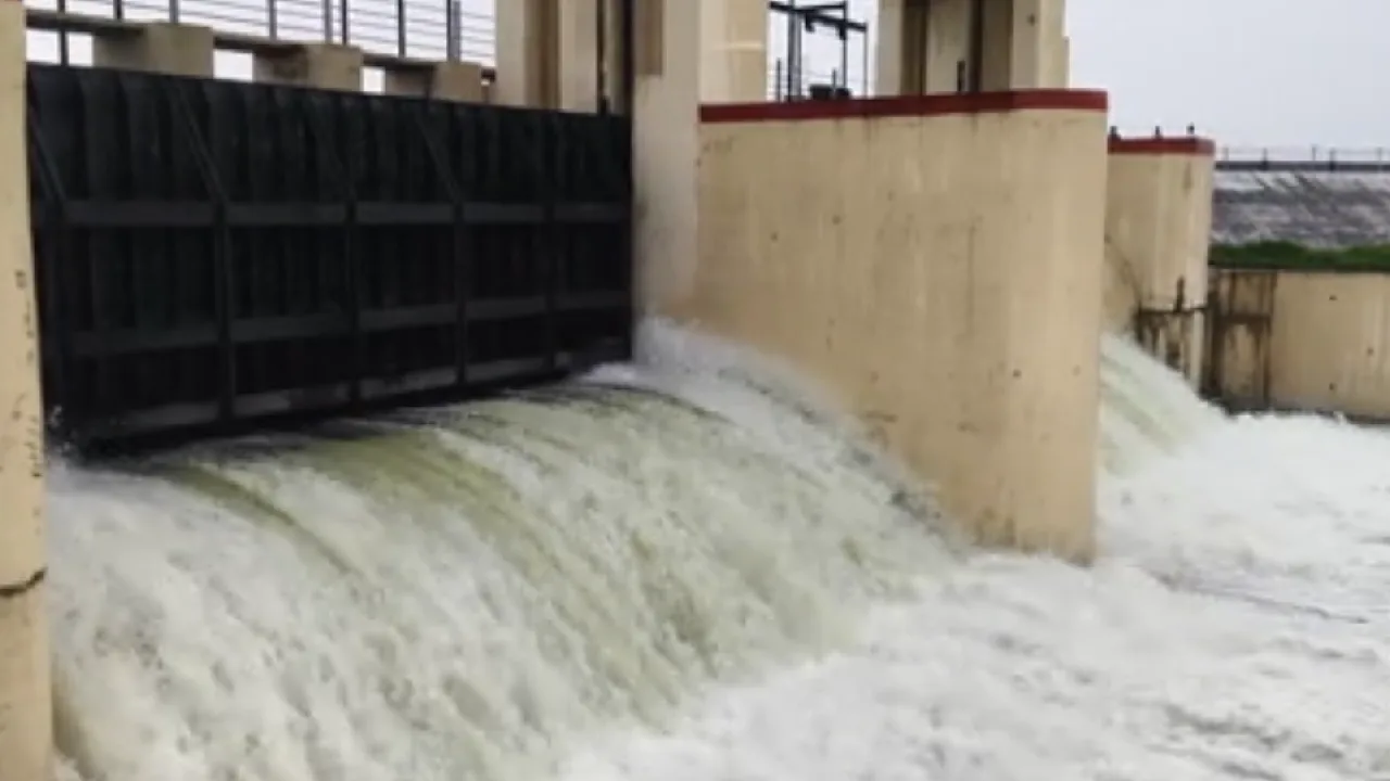 திருவள்ளூர் : பூண்டி சத்திய மூர்த்தி நீர்த்தேக்கத்தில் கூடுதல் நீர்திறப்பு!