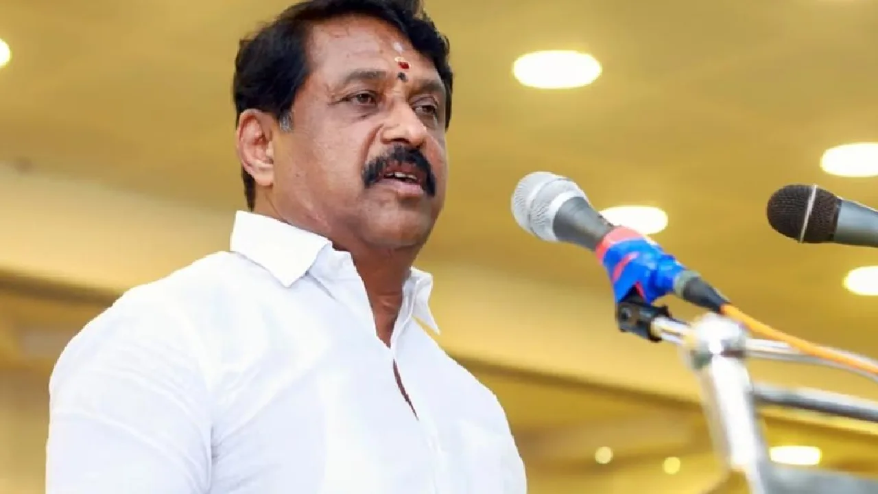 திமுக அரசு, எஸ்ஐஆர் பணிக்கு எதிராக வருவாய்த்துறை ஊழியர்களை தூண்டி விடுவதா? – நயினார் நாகேந்திரன் குற்றச்சாட்டு!