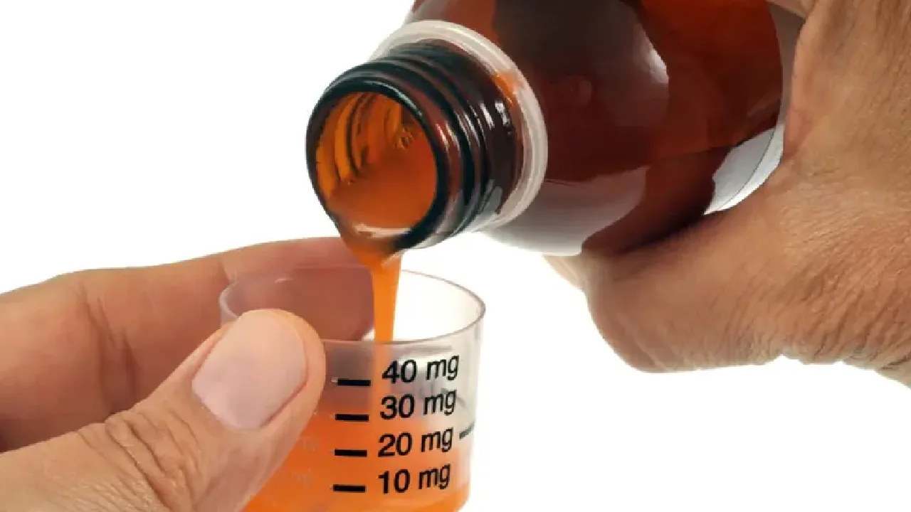 மருத்துவர் பரிந்துரைத்தால் மட்டுமே இருமல் மருந்து – மத்திய சுகாதாரத் துறை அமைச்சகம் முடிவு!