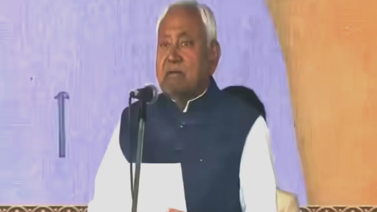 பீகார் முதல்வராக பதவியேற்றார் நிதிஷ் குமார்!