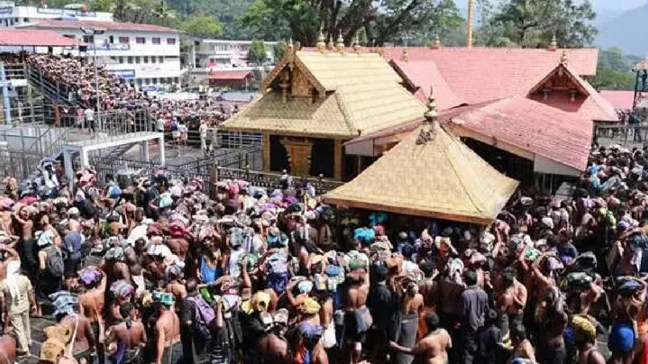 சபரிமலையில் பக்தர்கள் கூட்டம் – நாளொன்றுக்கு 5 ஆயிரம் பேர் மட்டுமே ஸ்பாட் புக்கிங் செய்ய அனுமதி!