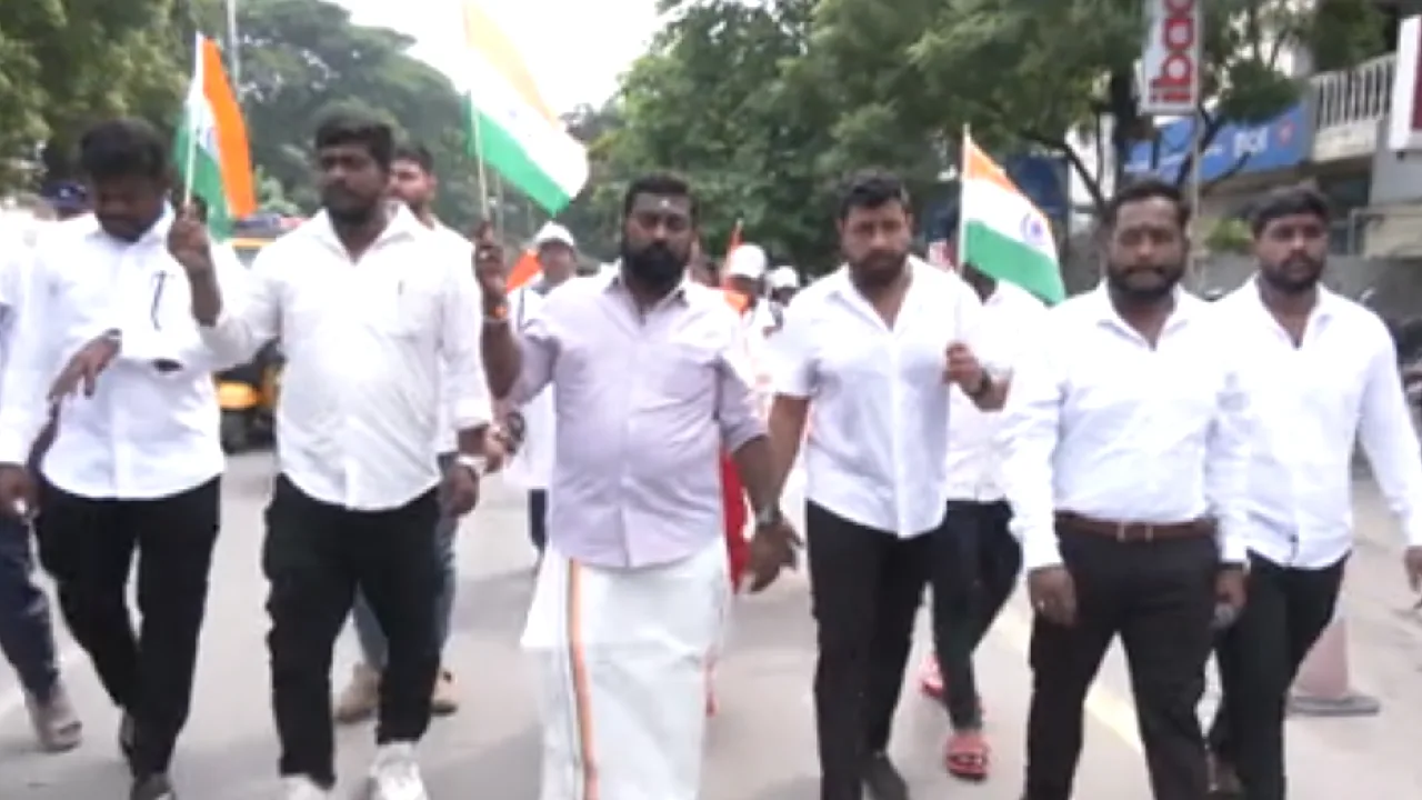 SIR குறித்து ஆளும்கட்சி இளைஞர்கள் மத்தியில் ஒரு போலி பிரச்சாரத்தை ஏற்படுத்தி வருகின்றது – எஸ்.ஜி.சூர்யா