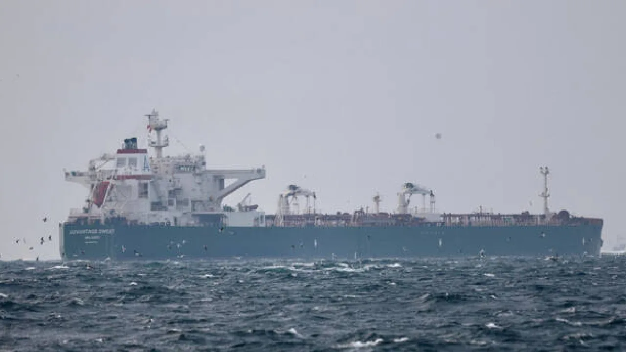 ஈரான் : எண்ணெய் கப்பலை விடுவித்தது ஈரான்!