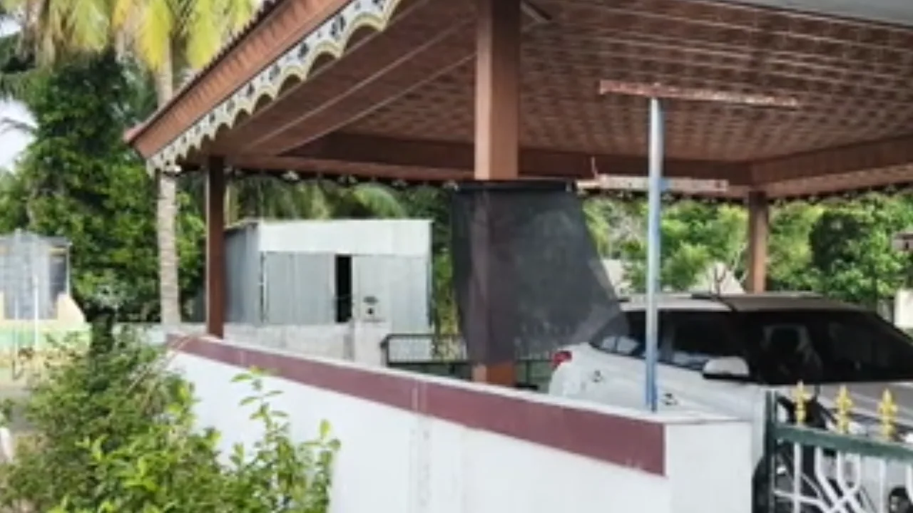 பூமிதான நிலத்தில் மணிமண்டபம் கட்டிய தமிழக அரசுக்கு எதிர்ப்பு தெரிவித்து கருப்புக்கொடி போராட்டம்!