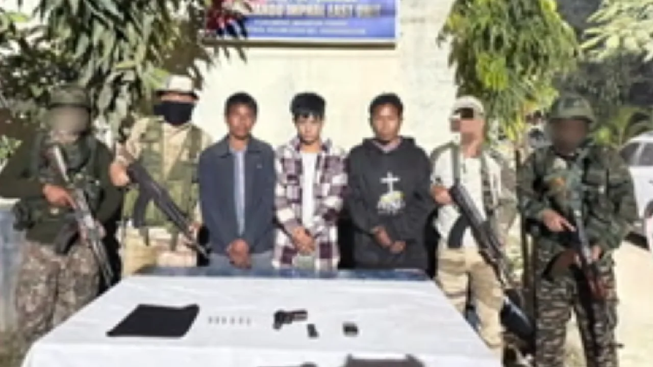 மணிப்பூரில் 4 தீவிரவாதிகள் உட்பட 5 பேர் கைது!