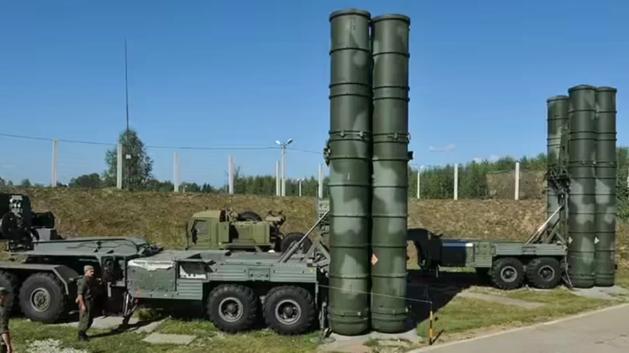 அதிநவீனமாகும் இந்திய முப்படைகள் – S-400 கேம்சேஞ்சர் கொள்முதலுக்கு முன்னுரிமை!