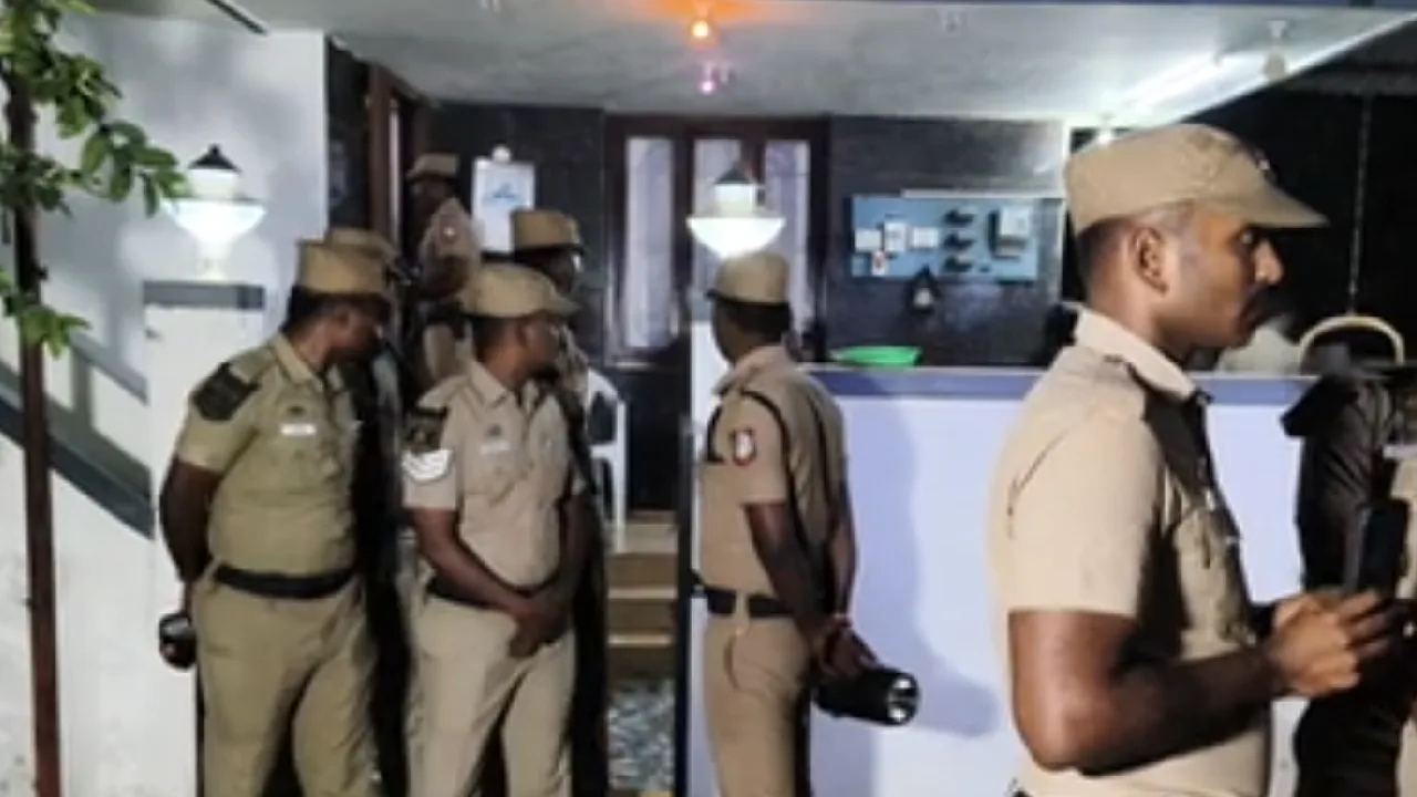 ஈரோடு :  5 சவரன் நகைக்காக மூதாட்டி கழுத்தை அறுத்துக் கொலை!