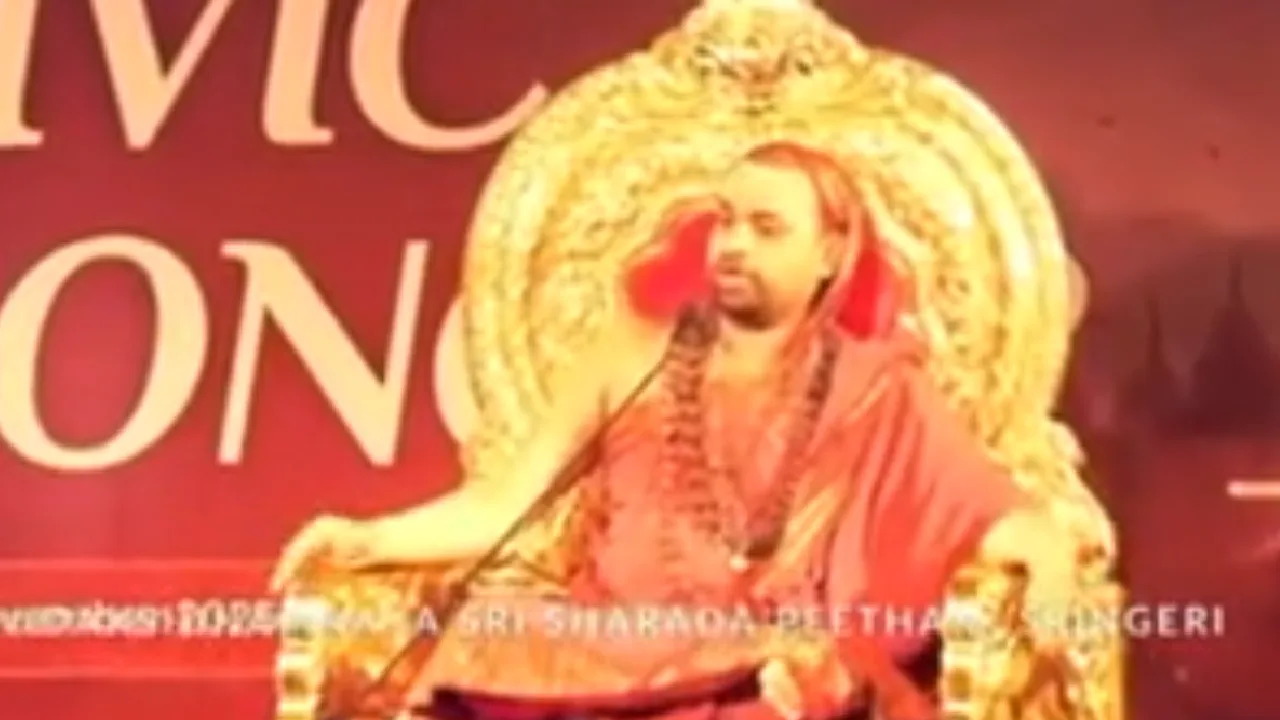 மகிழ்ச்சி, துன்பத்திற்கு அடிப்படை தர்மும், அதர்மமுமே : சிருங்கேரி ஸ்ரீ சாரதா பீட ஜகத்குரு அருளுரை!