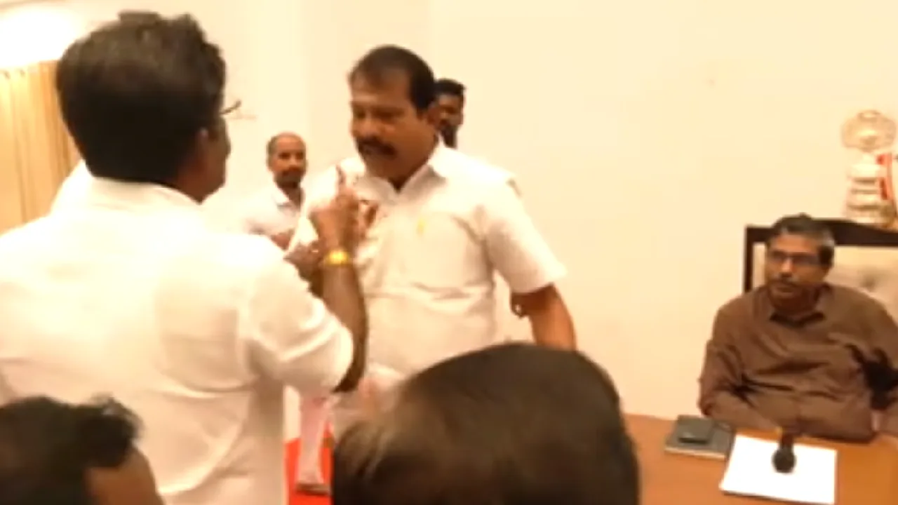 அமைச்சர் தொகுதியில் அத்திப்பட்டி போல் கிராமம் உள்ளது – அதிமுக