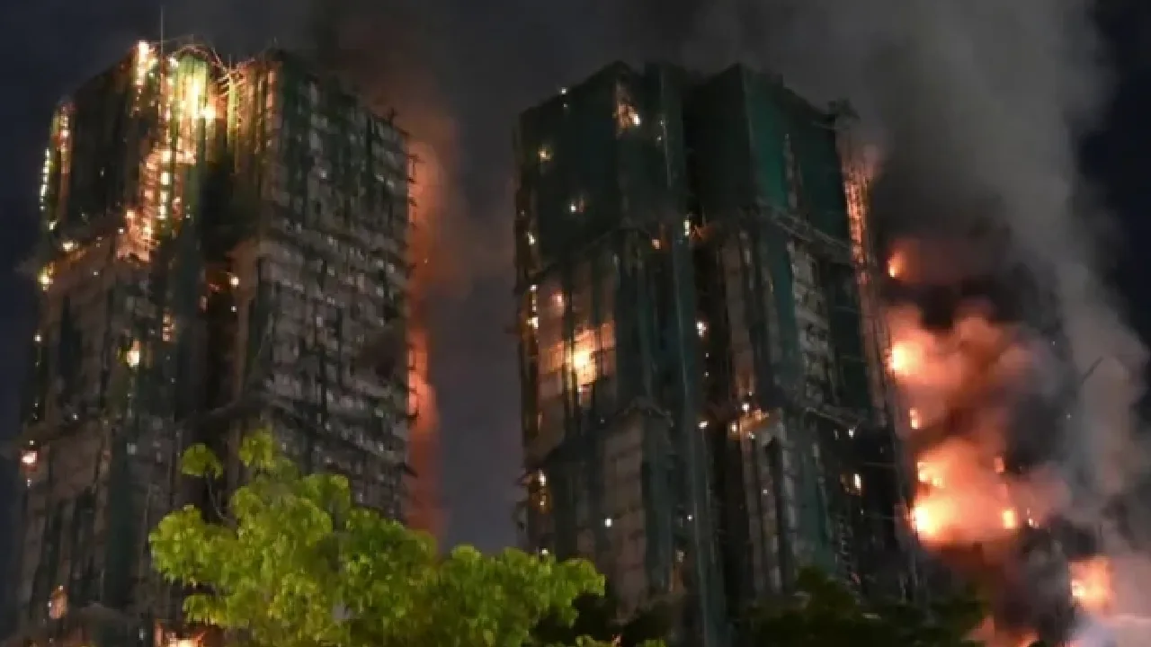 ஹாங்காங் அடுக்குமாடி குடியிருப்பு தீவிபத்து – 3 நாட்கள் துக்கம் அனுசரிப்பு!