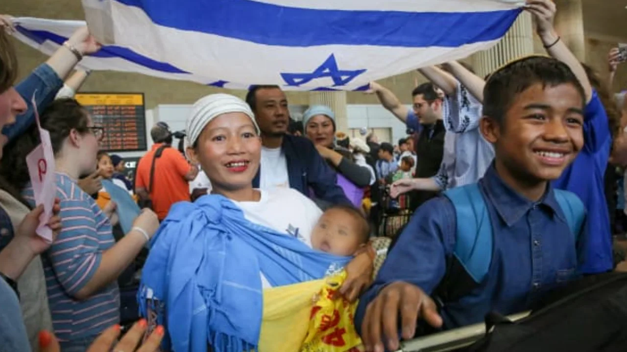 யூதமயமாக்கும் இஸ்ரேலின் புதிய திட்டம் : இந்தியாவின் ‘பெனே மேனஷே’  யூதர்களை குடியேற்ற முடிவு…!