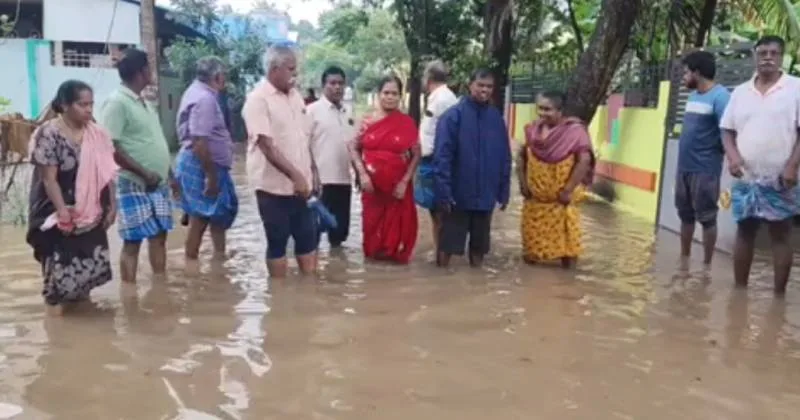 தஞ்சை அருகே குடியிருப்புகளை சூழ்ந்த வெள்ளம் – பொதுமக்கள் அவதி!