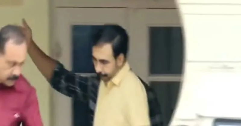 சபரிமலையில் தங்கம் மாயமான விவகாரம் – தேவஸ்தான வாரிய முன்னாள் நிா்வாக அதிகாரி கைது!