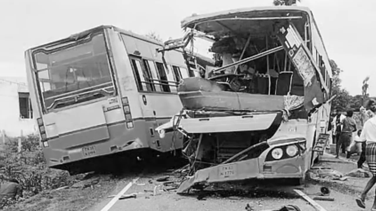 அரசு பேருந்து விபத்து – உயிரிழந்தவர்களின் குடும்பத்தினருக்கு பிரதமர் மோடி இரங்கல்!