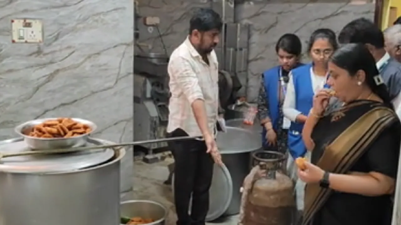 திருவண்ணாமலை : பக்தர்களுக்கு வழங்கக்கூடிய அன்னதான உணவுகள் தரமாக உள்ளதா? – உணவு பாதுகாப்பு துறை அதிகாரிகள் சோதனை!