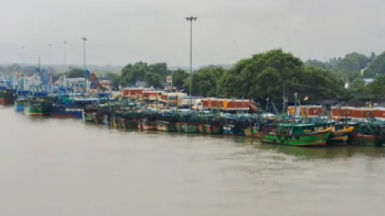 டிட்வா புயல் எதிரொலி – ஒரு வாரமாக கடலுக்கு செல்லாத மீனவர்கள்!