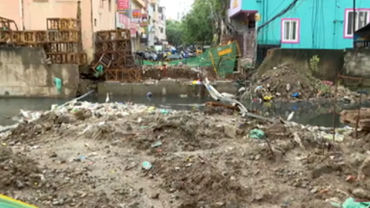 சென்னை : 10 மாதங்களாக கட்டப்படாமல் உள்ள பாலம் –  வாகன ஓட்டிகள் அவதி!