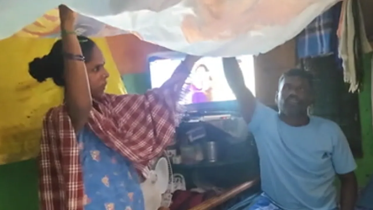 வீட்டிற்குள்ளேயே குடில் அமைத்து வசிக்கும் குடியிருப்பு வாசி!