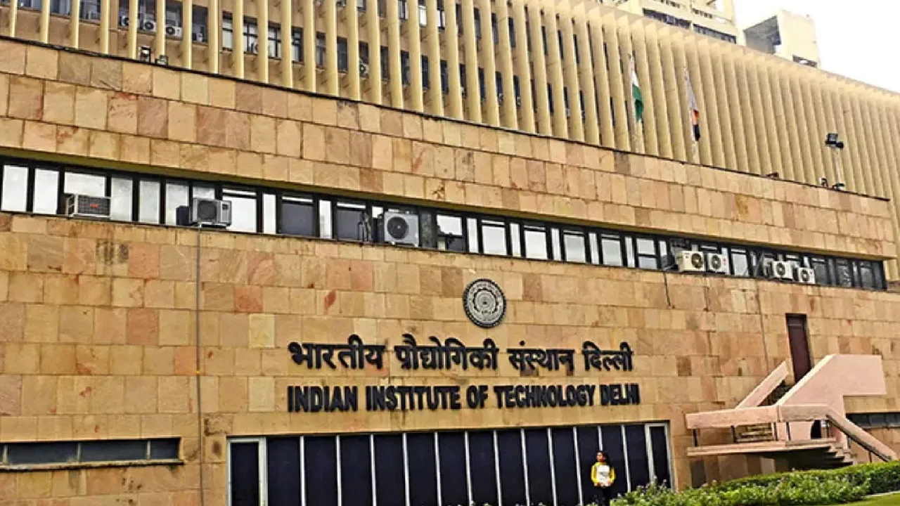 20-க்கும் மேற்பட்ட நிறுவனங்கள் கேம்பஸ் இன்டர்வியூவில் பங்கேற்க தடை – ஐஐடி