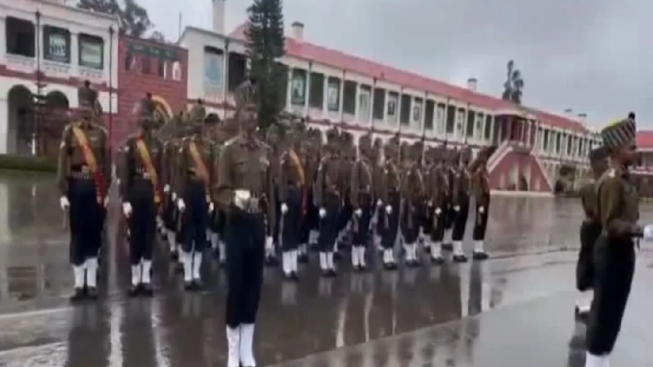 நீலகிரி : குன்னூர் ராணுவ பயிற்சி மையத்தில் 31 வார பயிற்சியை முடித்த அக்னி வீரர்கள்!