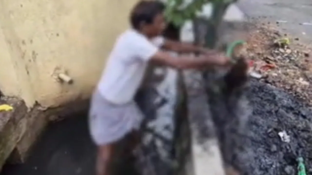 தாம்பரம் : அதிகாரிகள் நடவடிக்கை எடுக்காததால் கால்வாய்களை தாமாகவே தூர்வாரிய மக்கள்!