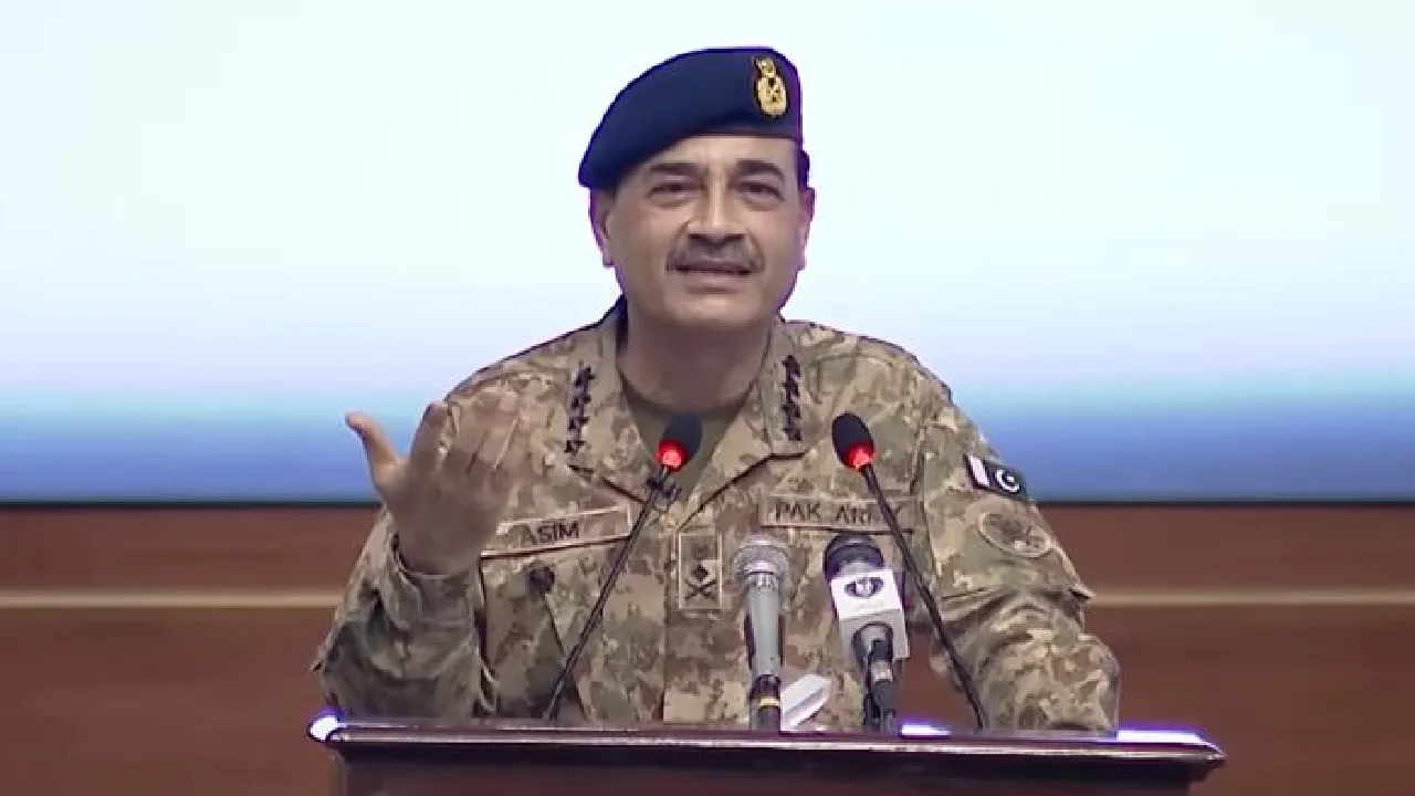 புதிய பாதுகாப்பு படைத் தலைவராக அசிம் முனீர் நியமனம்!