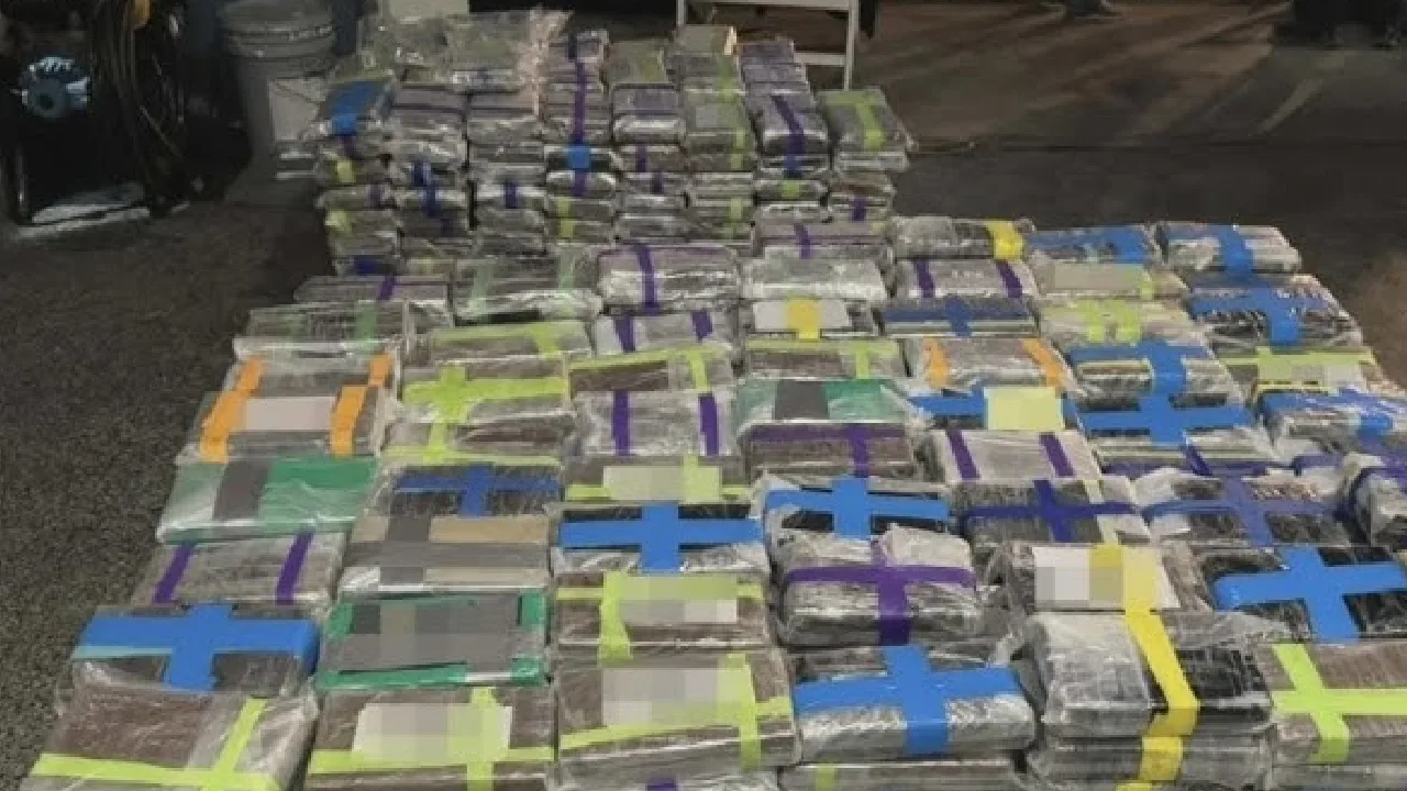 அமெரிக்கா : போதைப்பொருள் தடுப்பு வேட்டையில் பல கோடி ரூபாய் மதிப்புள்ள கோக்கைன் பறிமுதல்!