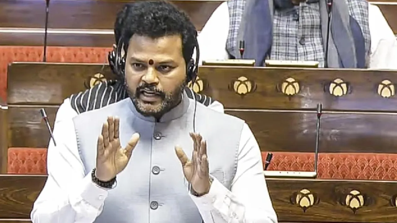 அரசின் விதிகளை பின்பற்றாத எந்தவொரு விமான நிறுவனம் மீதும் நடவடிக்கை பாயும் –  ராம்மோகன் நாயுடு