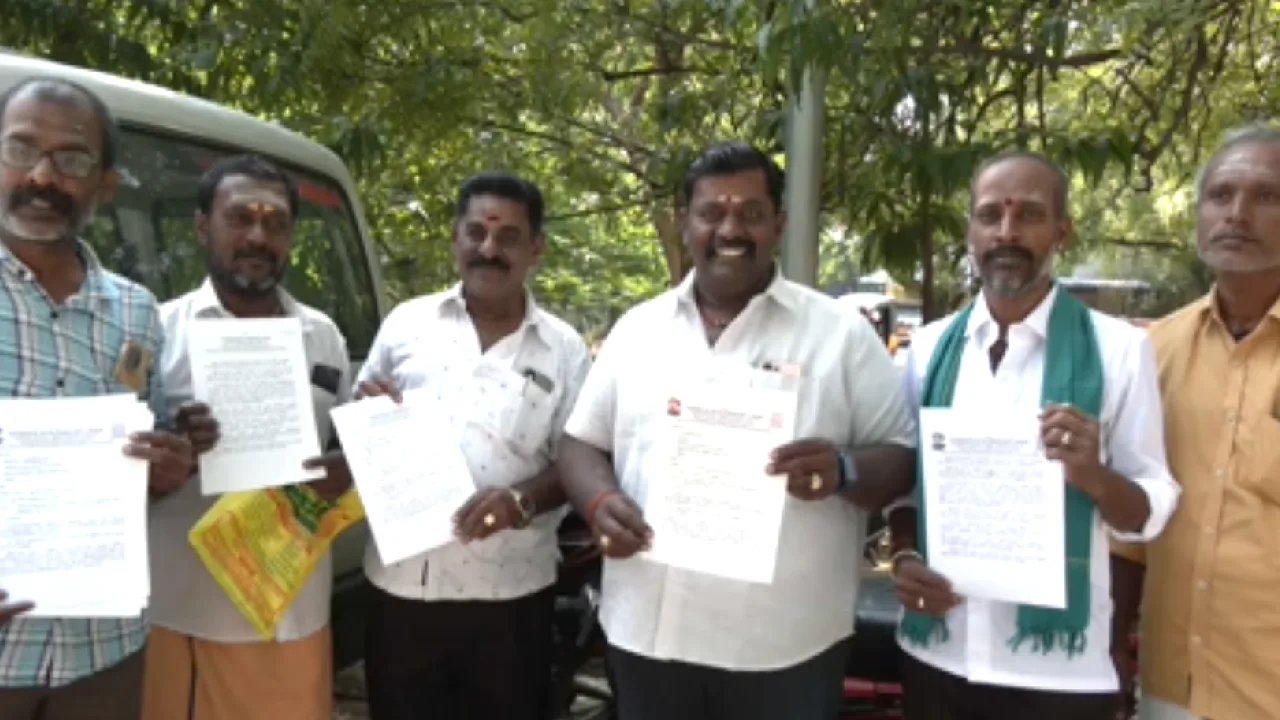 திருப்பரங்குன்றம் மலை உச்சியில் கார்த்திகை தீபம் ஏற்ற கோரி கிராம மக்கள் மனு!