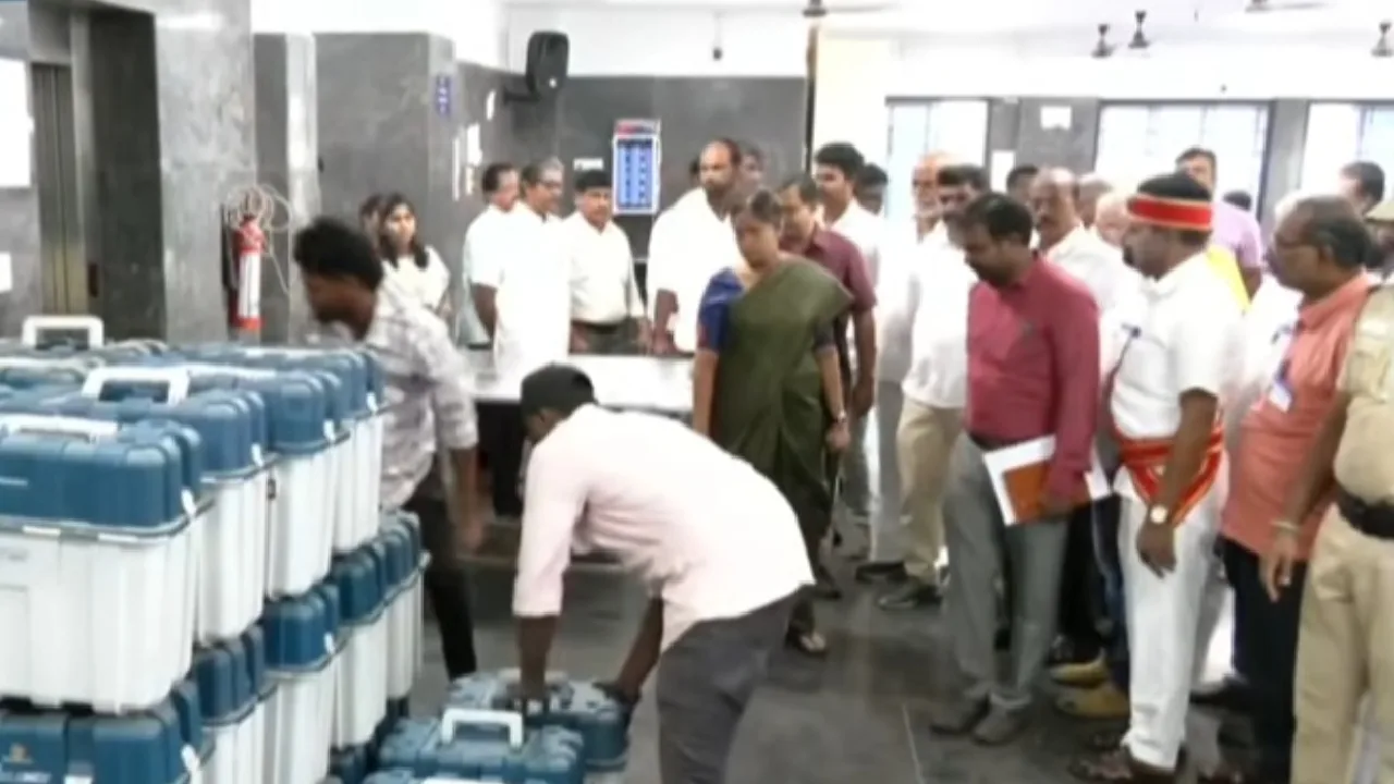 சேலம் : மின்னணு வாக்குப்பதிவு இயந்திர சோதனை தொடக்கம்!