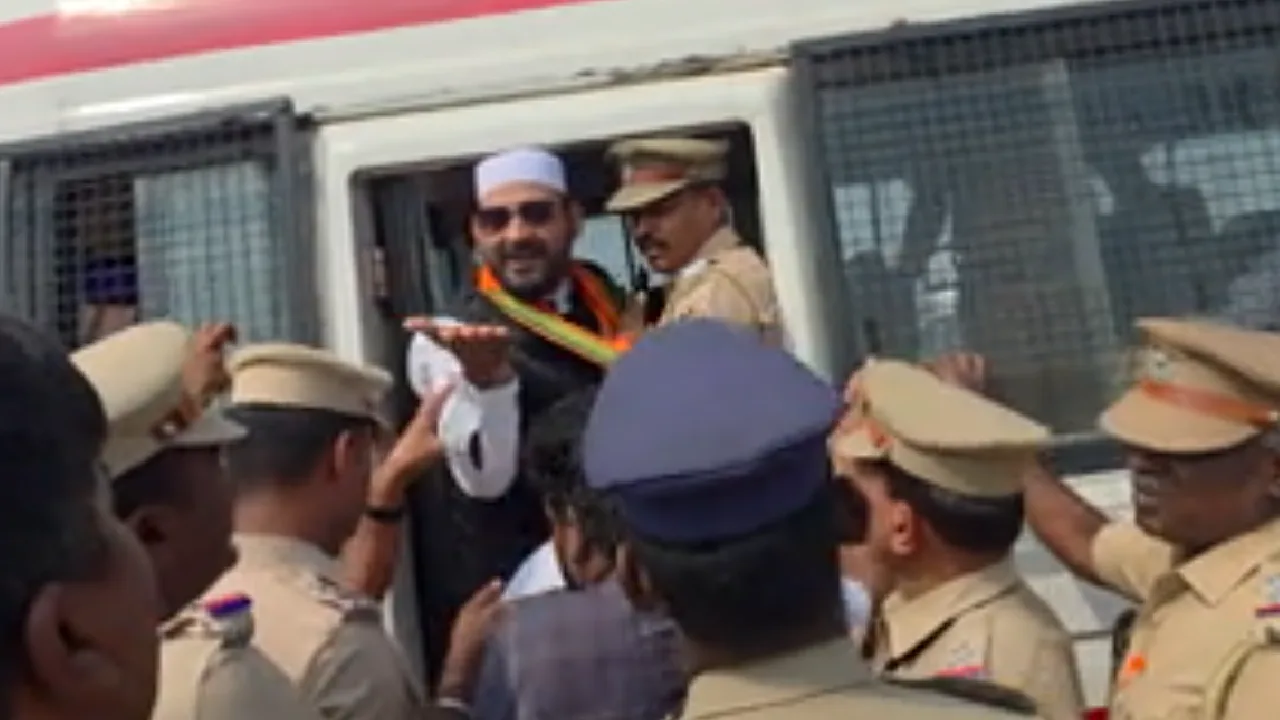 பாஜக நிர்வாகிகள் கூட்டத்திற்கு செல்லவிருந்த வேலூர் இப்ராஹிம் கைது!