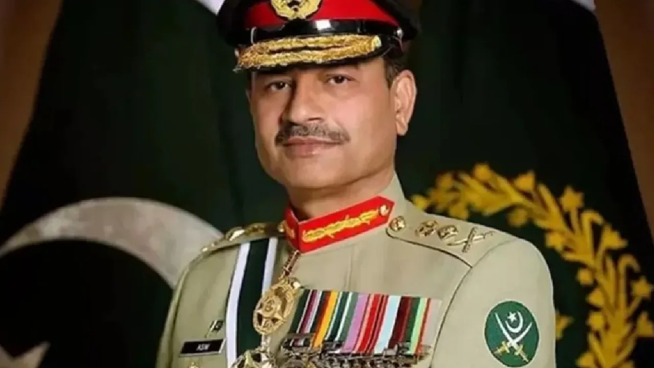 பயங்கரவாதிகளின் பொதுக்கூட்டத்தில் பங்கேற்ற அசிம் முனிர்!