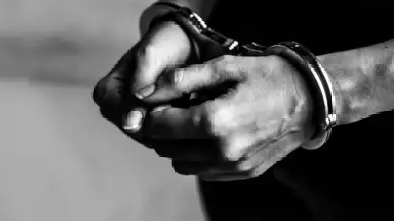 கும்பகோணத்தில் ஓய்வுபெற்ற ஐஏஎஸ் அதிகாரி எனக்கூறி அரசு அதிகாரிகளை ஏமாற்றிய நபர் கைது!