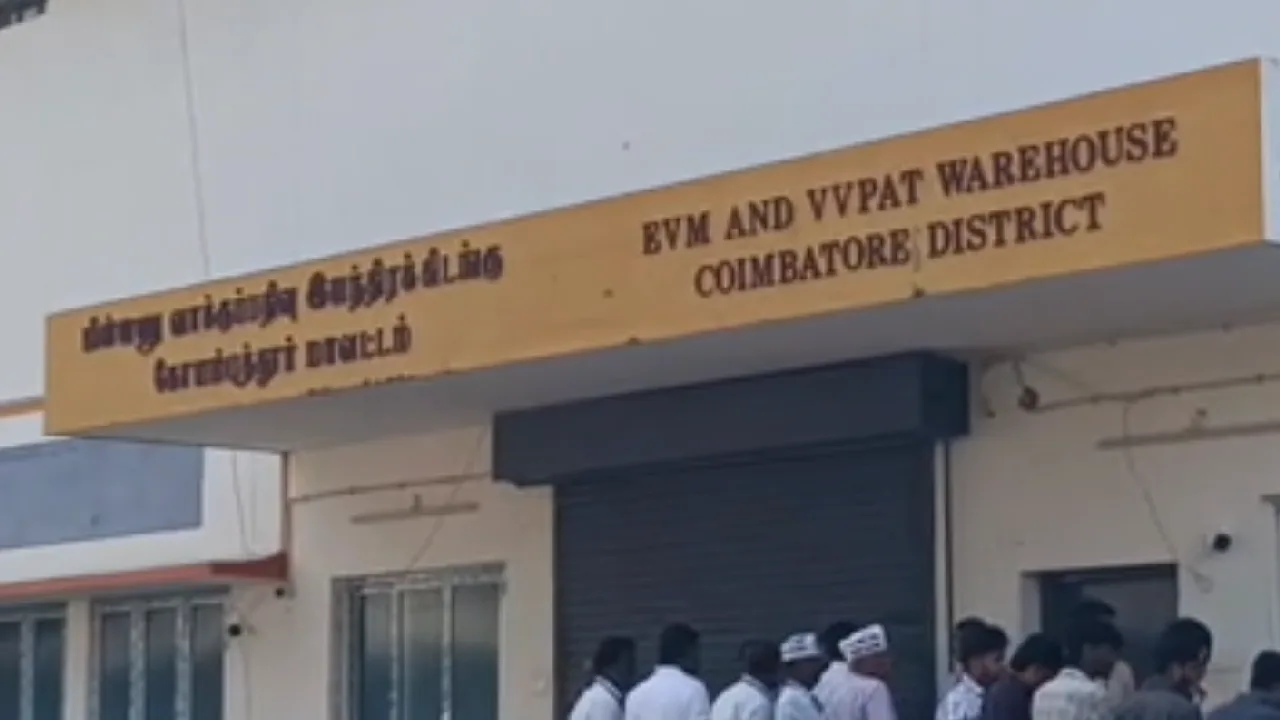 கோவை : வாக்குப்பதிவு இயந்திரங்கள் சரிபார்க்கும் பணி!