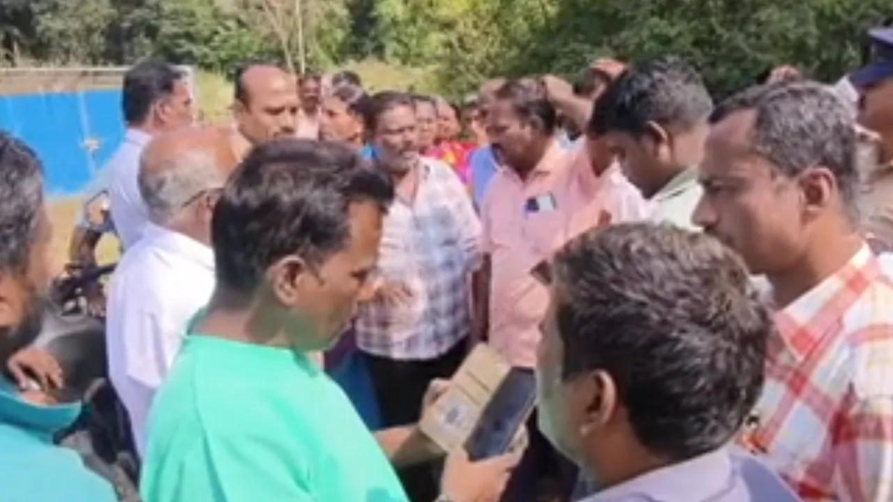 ஆம்பூர் அருகே டாஸ்மாக் கடையை அகற்ற வலியுறுத்தி பொதுமக்கள் போராட்டம்!