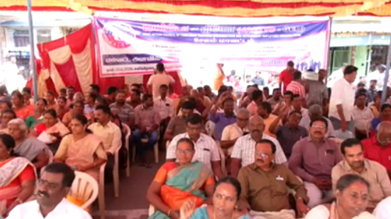 சேலம் : பல்வேறு கோரிக்கைகளை வலியுறுத்தி ஜாக்டோ – ஜியோ ஊழியர்கள் உண்ணாவிரதே போராட்டம்!