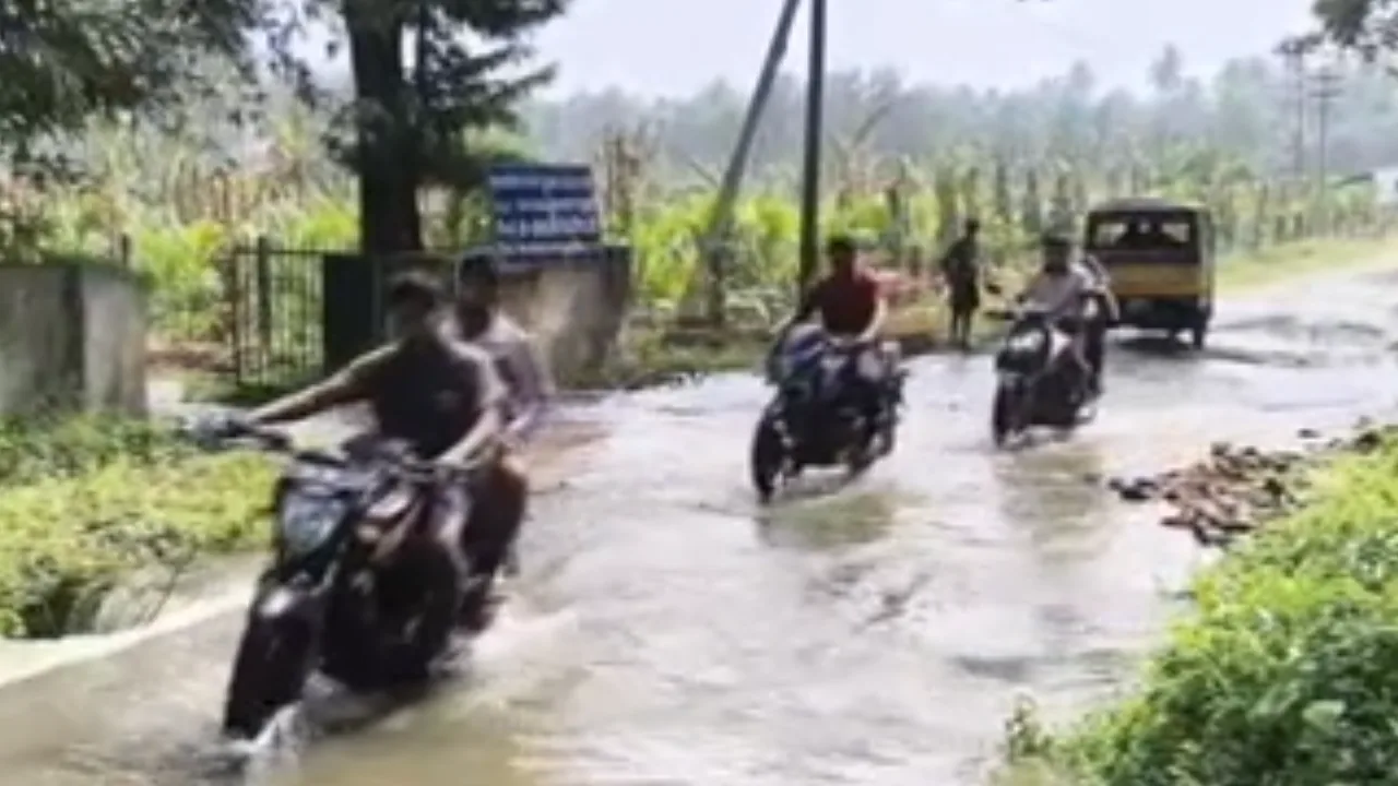 கோவை : தரைப்பாலம் பழுதாகி சாலையை சூழ்ந்த வெள்ள நீர்!