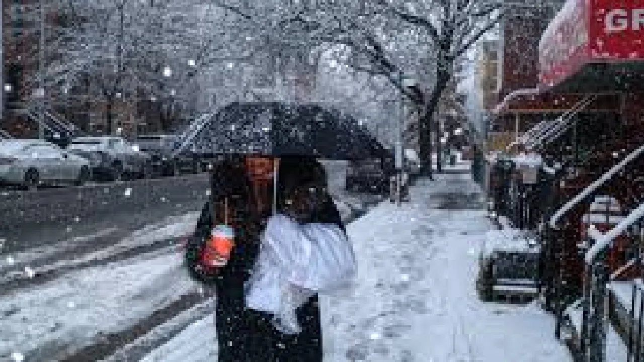 அமெரிக்காவில் கடும் பனிப்பொழிவு!