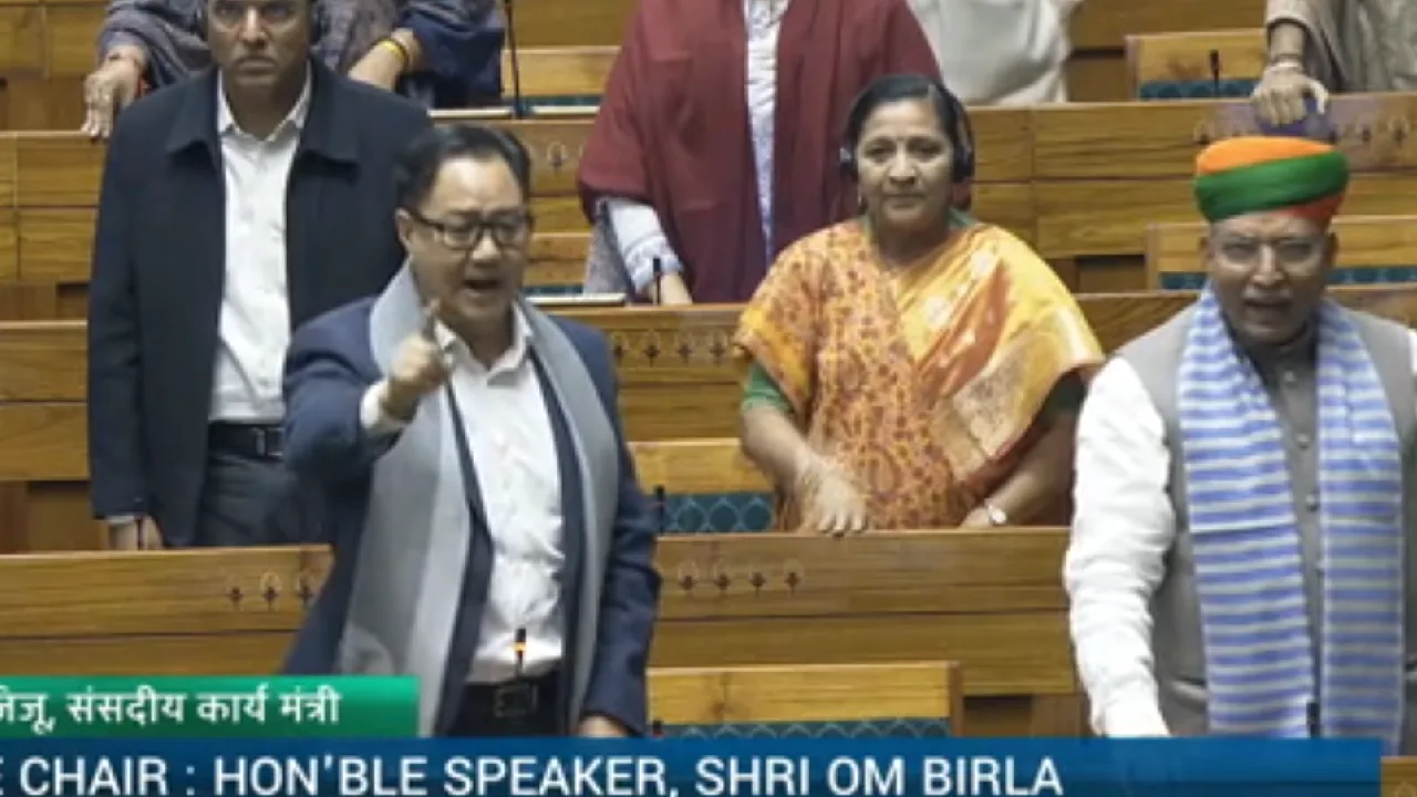 காங்கிரஸ் தலைவர்கள் மன்னிப்பு கேட்க கோரி நாடாளுமன்றத்தில் பாஜகவினர் முழக்கம்!