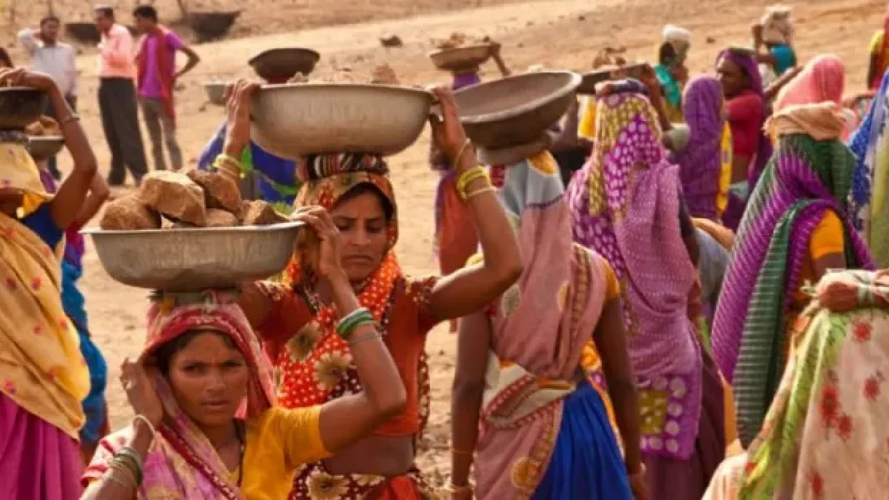 வருகிறது புதிய மாற்றங்கள் : மெருகேறும் 100 வேலை திட்டம் : 125 நாட்கள் வேலை, வார ஊதியம் மாநில அரசுகளும் நிதி பகிர்வு!