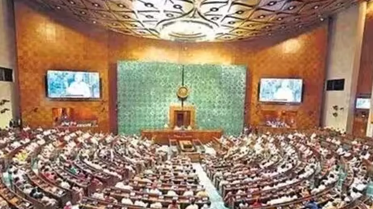 மக்களவையில் உயர்கல்வி ஆணைய மசோதா அறிமுகம்!