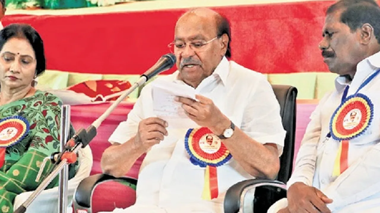 ராமதாஸ் தலைமையில் நடந்த நிர்வாகக் குழு கூட்டம் – 13 தீர்மானங்கள் நிறைவேற்றம்!