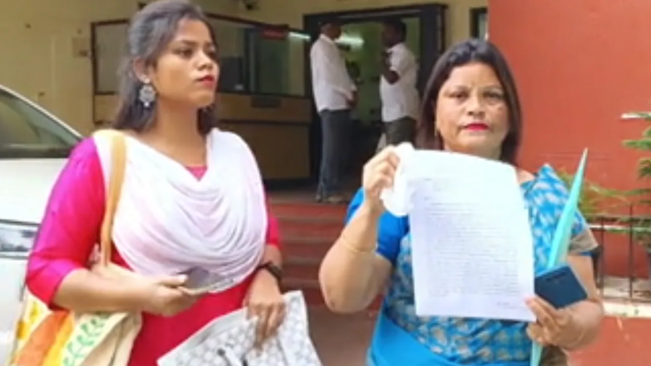 உயிருக்கு ஏதேனும் ஆபத்து நேரிட்டால் சிறுகளத்தூர் ஊராட்சி மன்ற தலைவர்தான் காரணம்  – பெண் புகார்!