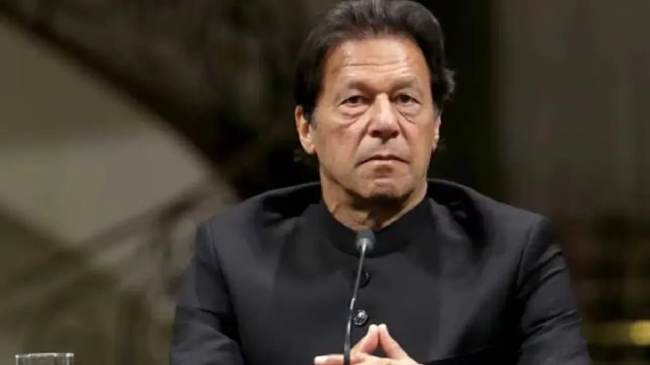 மனிதாபிமானமற்ற சித்திரவதைக்கு உள்ளாக்கப்படும் இம்ரான் கான் : மகன்களின் பகீர் குற்றச்சாட்டுகளால் மீண்டும் வெடித்த சர்ச்சை!