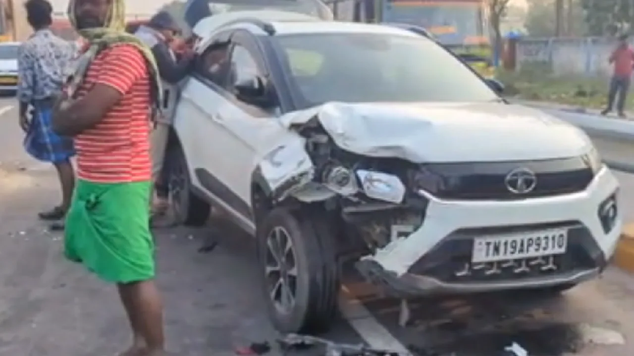 கள்ளக்குறிச்சி : டயர் வெடித்து தாறுமாறாக ஓடிய கார்!